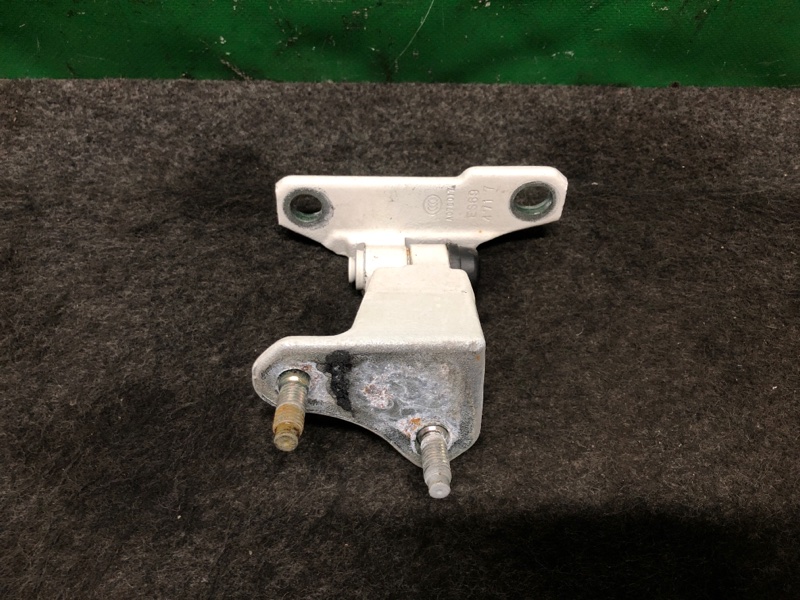 Запчасть петля двери верхняя задняя правая INFINITI Q50 15-20 82400-4GA0A Б/У Петля двери верхняя задняя правая INFINITI Q50 15-20 82400-4GA0A Б/У