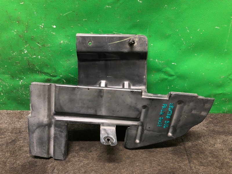 Дефлектор радиатора левый NISSAN SENTRA (B16) 06–12 62810-ZT50A Б/У