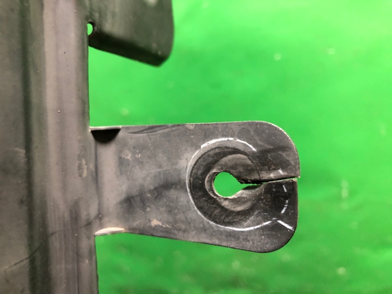 Дефлектор радиатора левый NISSAN SENTRA (B16) 06–12