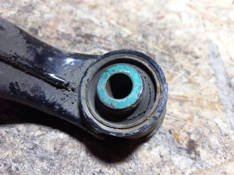 Рычаг передней подвески нижний передний правый HYUNDAI ELANTRA HD 06-11