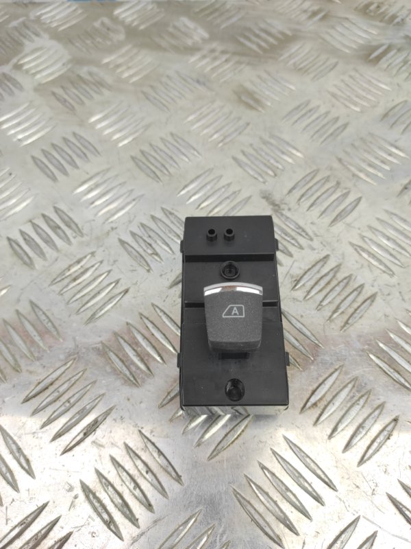 Кнопка стеклоподъемника задняя левая INFINITI Q50 15-20 2017 Седан 3.0 VR30DDTT 25431-4GA1A Б/У