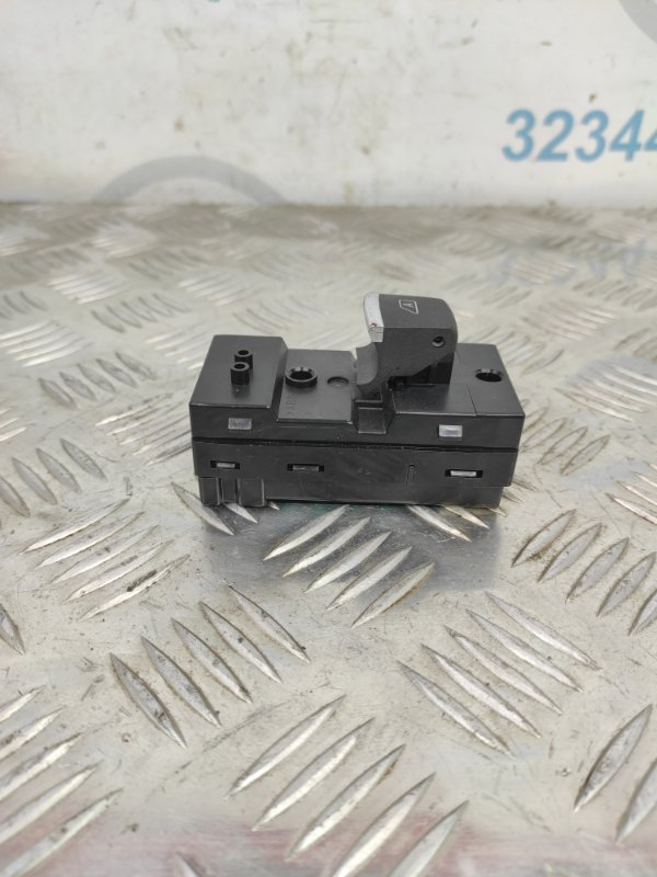 Кнопка стеклоподъемника задняя левая INFINITI Q50 15-20 Седан 3.0 VR30DDTT