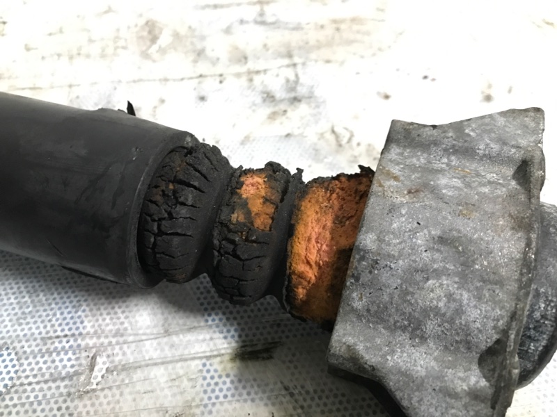 Амортизатор задний 5 CR 05-10 2009 Минивен 2.3 Амортизатор задний 5 CR 05-10 2009 Минивен 2.3