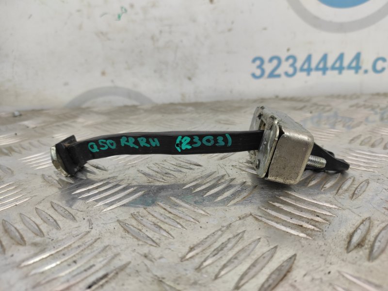 Ограничитель двери задний правый INFINITI Q50 15-20 2017 Седан 3.0 VR30DDTT 82430-4GA0A Б/У