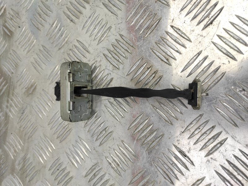 Ограничитель двери задний правый Q50 15-20 2017 Седан 3.0 VR30DDTT