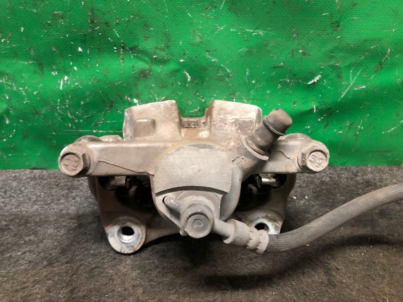 Суппорт тормозной задний левый TOYOTA SIENNA 11-16 GSL30 3.5 2GR-FE Суппорт тормозной задний левый TOYOTA SIENNA 11-16 GSL30 3.5 2GR-FE