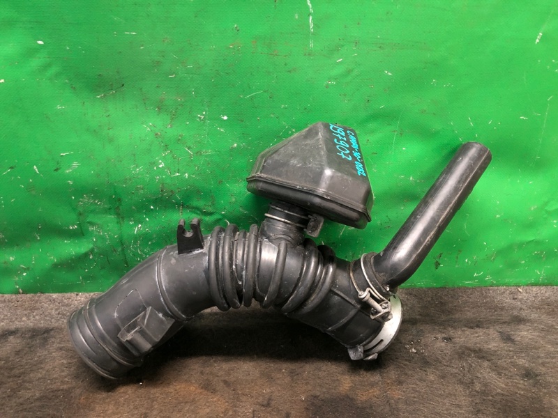 Патрубок воздушного фильтра TOYOTA CAMRY 30 02-06 2005 ACV30 2.4 2AZFE 1788128140 Б/У