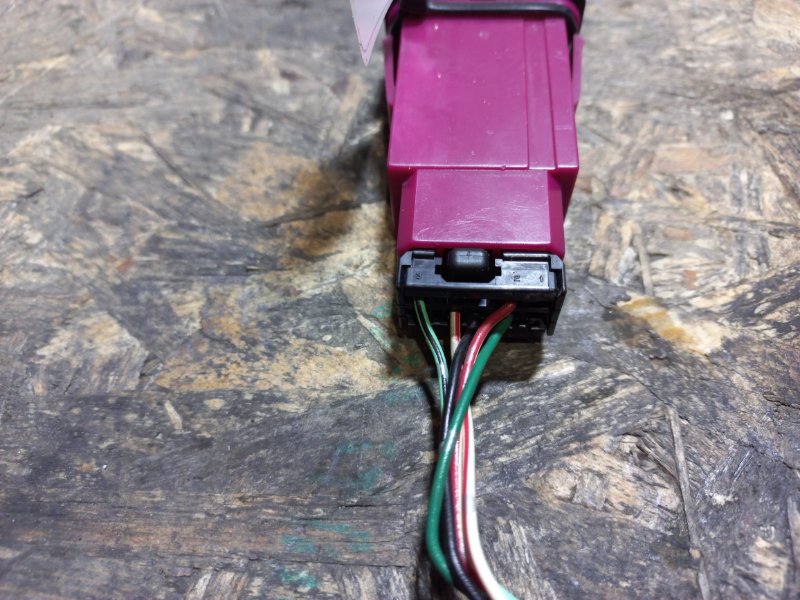 Кнопка MAZDA 626 GF 97-02 GW19 2 Кнопка MAZDA 626 GF 97-02 GW19 2