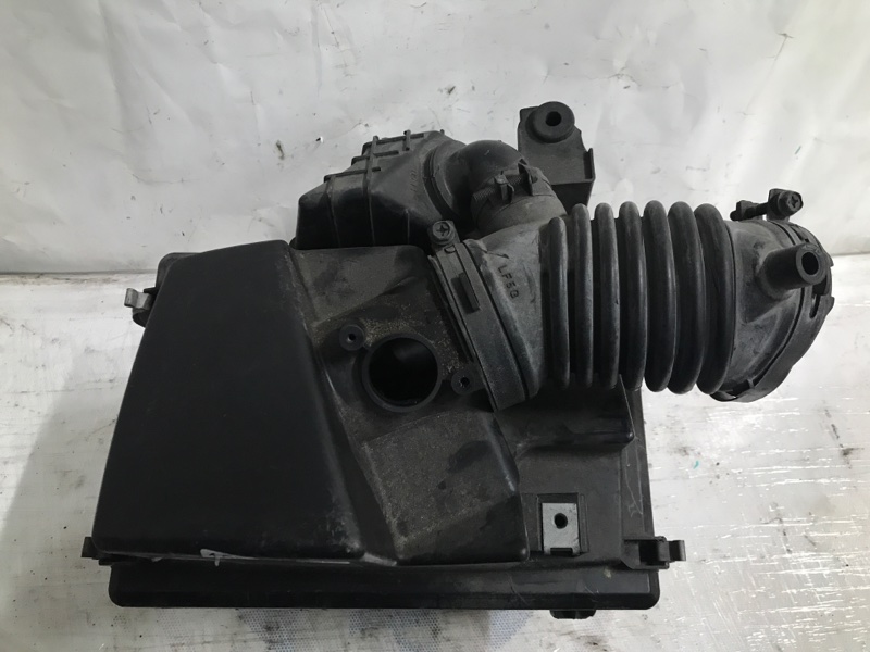 Корпус воздушного фильтра 5 CR 05-10 2009 Минивен 2.3