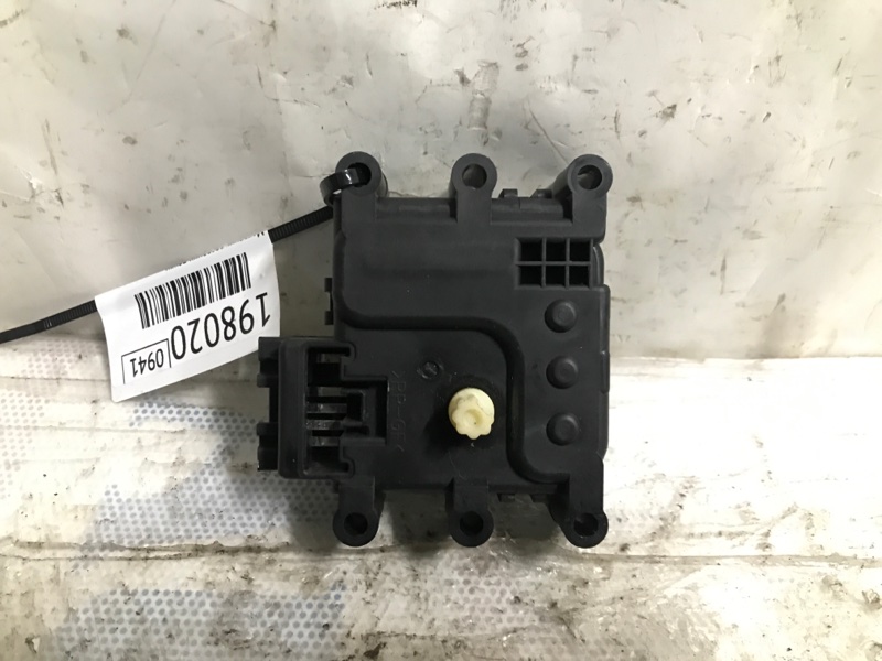 Моторчик заслонки печки MAZDA 5 CR 05-10 2009 Минивен 2.3 BP4M-61-A70A Б/У