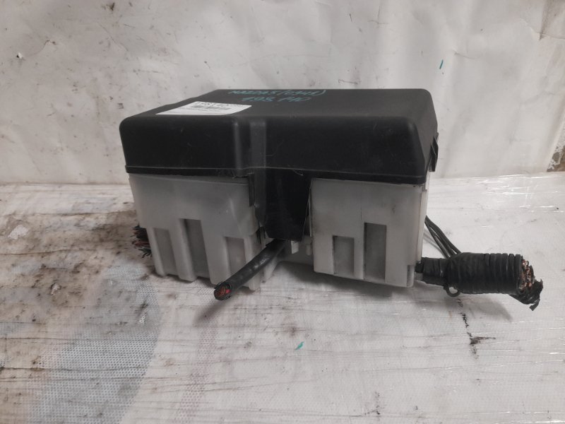 Блок предохранителей моторный отсек 5 CR 05-10 2009 Минивен 2.3