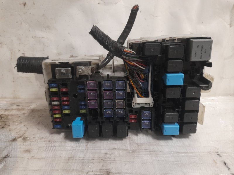 Блок предохранителей моторный отсек MAZDA 5 CR 05-10 2009 Минивен 2.3 CD84-66-760A Б/У