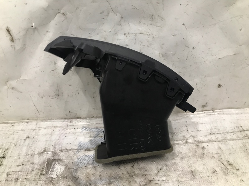 Дефлектор воздушный левый 5 CR 05-10 2009 Минивен 2.3 Дефлектор воздушный левый 5 CR 05-10 2009 Минивен 2.3