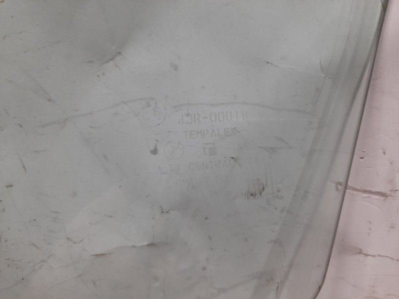 Стекло двери переднее правое SUZUKI SX4 06-13 Седан 2.0 J20A