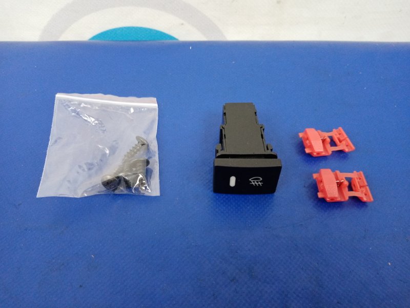 Противотуманная фара левая SEQUOIA 17 -