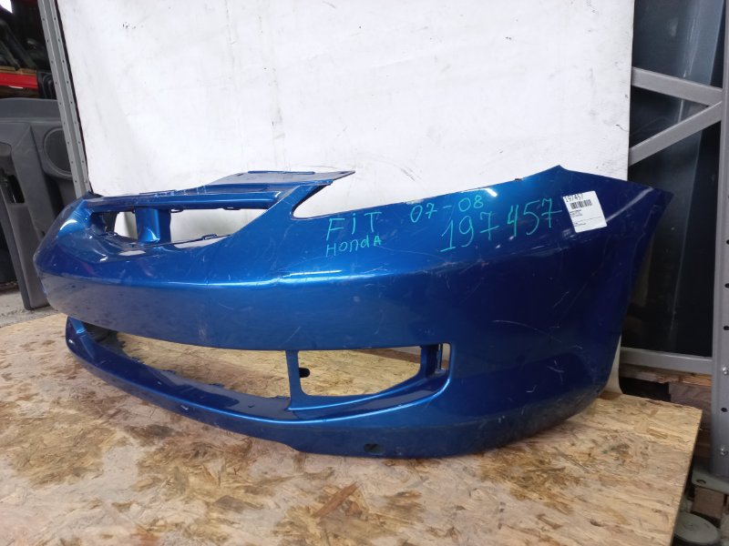 Бампер передний HONDA FIT 01-09