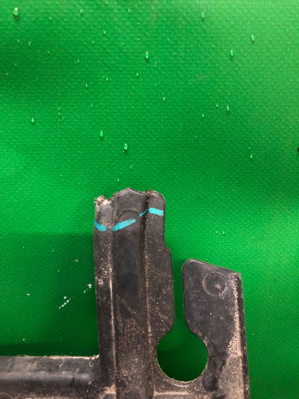 Дефлектор радиатора левый TLX 14-17