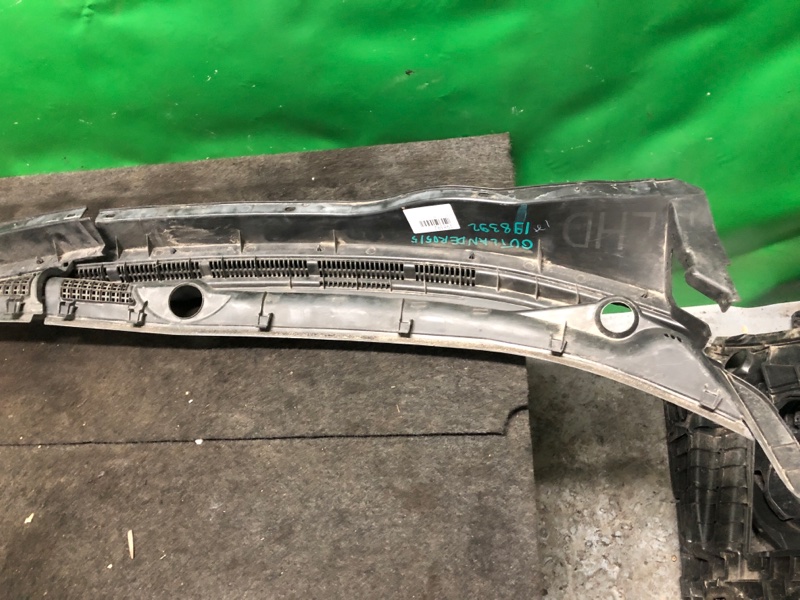 Пластик под лобовое стекло / Жабо MITSUBISHI OUTLANDER XL 05-13 Внедорожник 3.0