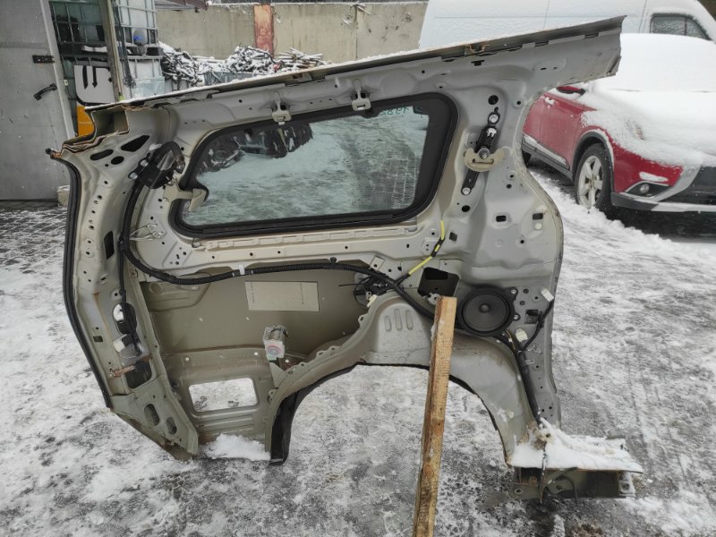 Четверть кузова задняя левый SIENNA 11-16 2012 GSL30 3.5 2GR-FE