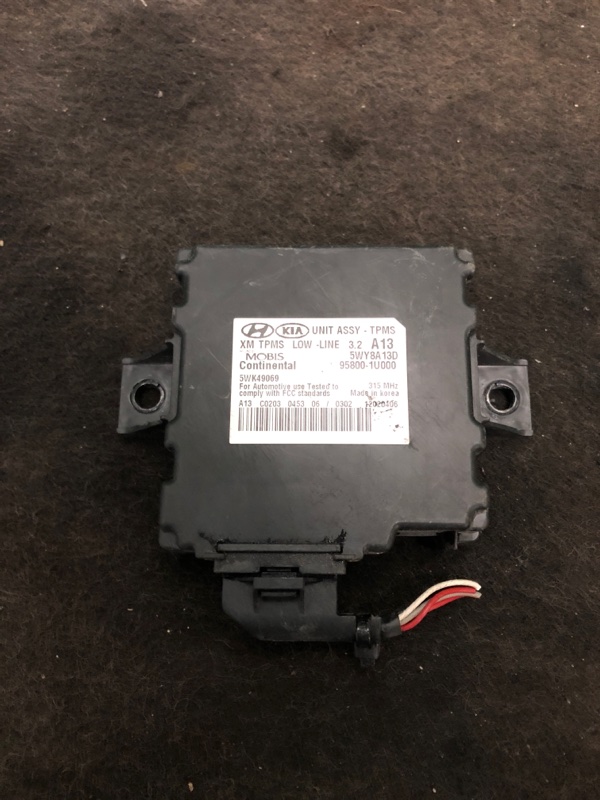 Блок управления дав.в шинах KIA SORENTO XM 09-14 95800-1U000 Б/У