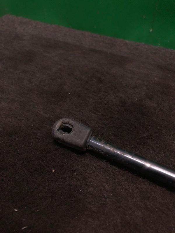 Амортизатор крышки багажника правый MDX (YD2) 06-13