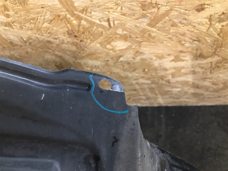 Подкрылок передний левый 5 CR 05-10 2009 Минивен 2.3