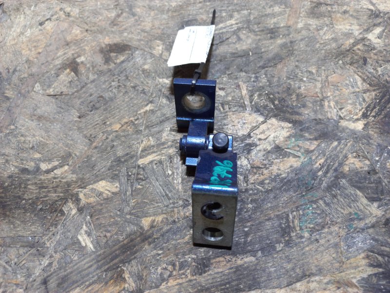 Петля двери задняя правая VOLKSWAGEN JETTA USA 10-17 162 1.4 CZTA