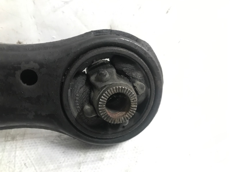 Рычаг передней подвески нижний передний левый TOYOTA AVALON 05-12 GSX30 3.5 2GR-FE