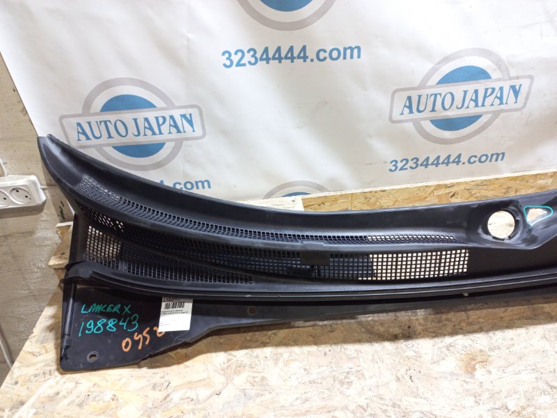 Пластик под лобовое стекло / Жабо MITSUBISHI LANCER X 10 07-15 Седан 2.0 4B11