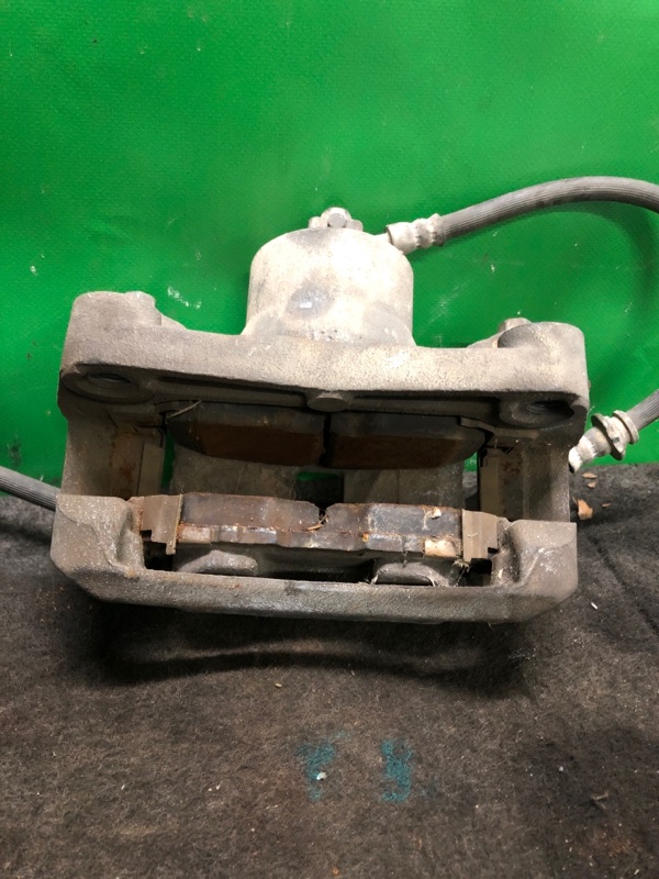 Суппорт тормозной передний правый SENTRA (B16) 06–12 Суппорт тормозной передний правый SENTRA (B16) 06–12