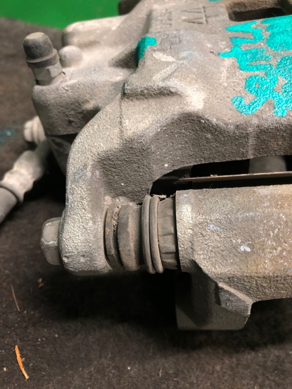 Суппорт тормозной передний правый SENTRA (B16) 06–12 Суппорт тормозной передний правый SENTRA (B16) 06–12