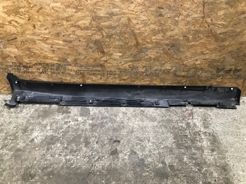 Накладка порога наружная левая Q50 15-20 2017 Седан 3.0 VR30DDTT Накладка порога наружная левая Q50 15-20 2017 Седан 3.0 VR30DDTT