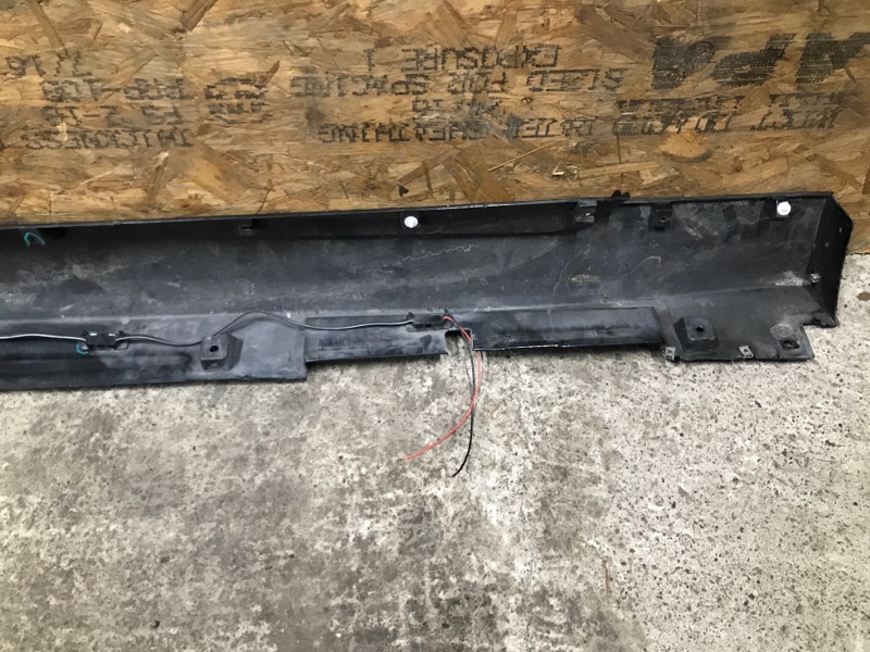 Накладка порога наружная левая Q50 15-20 2017 Седан 3.0 VR30DDTT Накладка порога наружная левая Q50 15-20 2017 Седан 3.0 VR30DDTT