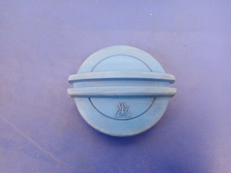 Крышка расширительного бачка VOLKSWAGEN PASSAT B7 11-15 3B0 121 321 Б/У