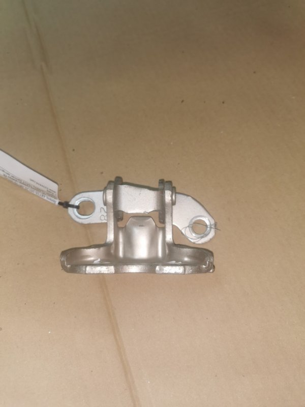 Петля двери верхняя задняя правая CAMRY 40 06-11 2007 ACV40 2.4 2AZFE Петля двери верхняя задняя правая CAMRY 40 06-11 2007 ACV40 2.4 2AZFE