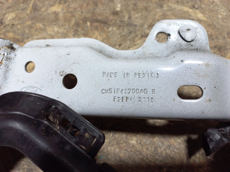 Петля крышки багажника правая FOCUS 10-18