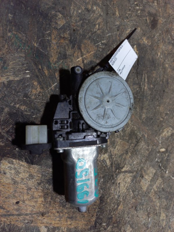 Моторчик стеклоподъемника передний левый G25/G35/G37/Q40 06-14