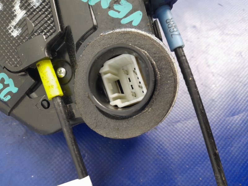 Замок двери задний правый VENZA 09-16 2013 GGV10 3.5 2GR-FE Замок двери задний правый VENZA 09-16 2013 GGV10 3.5 2GR-FE