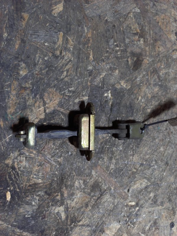 Запчасть ограничитель двери задний левый NISSAN ALMERA 03-09 2004 N16 1.5 82430-BM710 Б/У Ограничитель двери задний левый NISSAN ALMERA 03-09 2004 N16 1.5 82430-BM710 Б/У