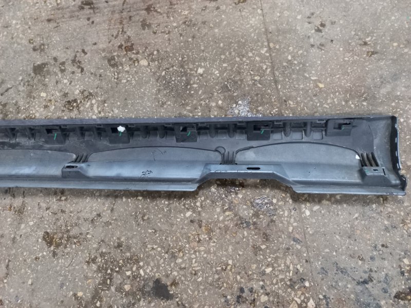 Накладка порога наружная правая PASSAT CC 08-12 Седан