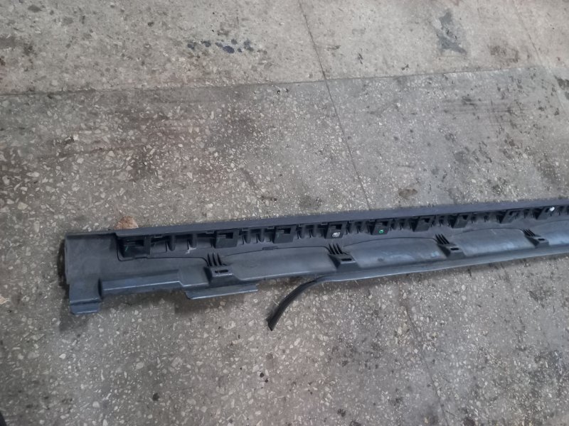 Накладка порога наружная правая PASSAT CC 08-12 Седан