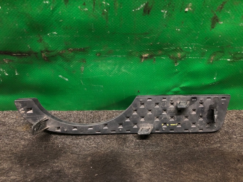 Накладка противотуманной фары левая SOLARA 03-09 2008 MCV31 Кабриолет 3.3 3MZFE