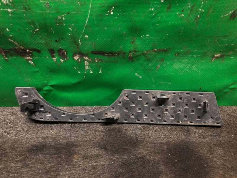 Накладка противотуманной фары правая SOLARA 03-09 2008 MCV31 Кабриолет 3.3 3MZFE