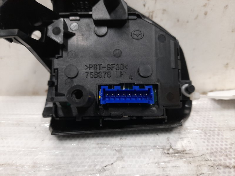 Кнопки на руль 6 GH 07-12 2011 GH 2.5