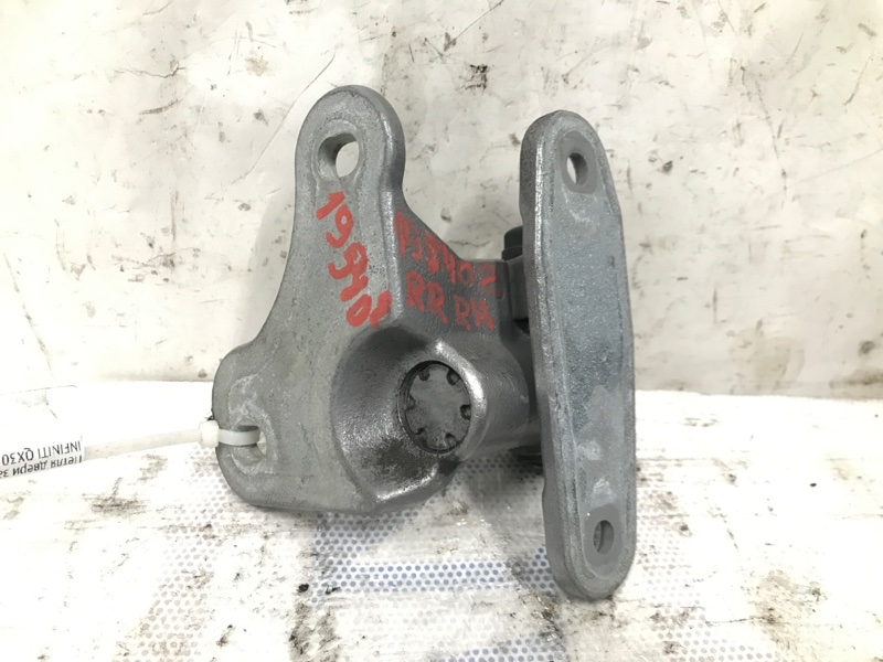 Петля двери нижняя задняя правая INFINITI QX30 16-20 2017 Внедорожник 2.0 20PET 82420-5DA0A Б/У