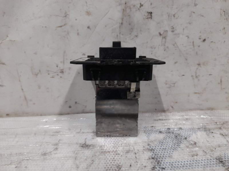 Запчасть резистор печки MAZDA 6 GH 07-12 2011 GH 2.5 GS3L-61-B15 Б/У Резистор печки MAZDA 6 GH 07-12 2011 GH 2.5 GS3L-61-B15 Б/У