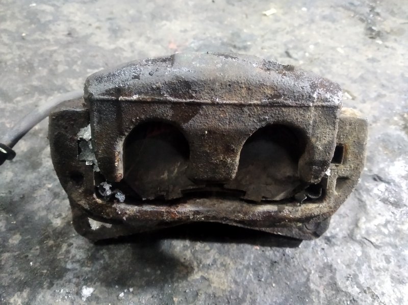 Суппорт тормозной передний левый SUBARU FORESTER SG 02-07 Внедорожник 2.5 EJ253