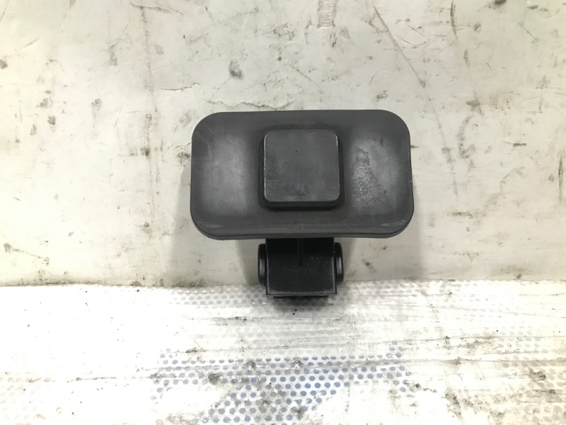 Запчасть кнопка открывания багажника наружная задняя HONDA ACCORD CU8 / TSX 08-14 2009 Седан 2.4 74810-SNB-J01 Б/У Кнопка открывания багажника наружная задняя HONDA ACCORD CU8 / TSX 08-14 2009 Седан 2.4 74810-SNB-J01 Б/У