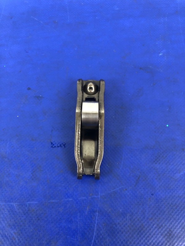 Рокер выпускного клапана KIA SORENTO BL 02-09 D4CB 24180-4A001 Б/У