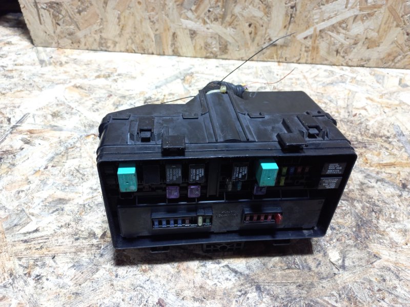 Блок предохранителей моторный отсек MDX (YD2) 06-13 YD2 3.7